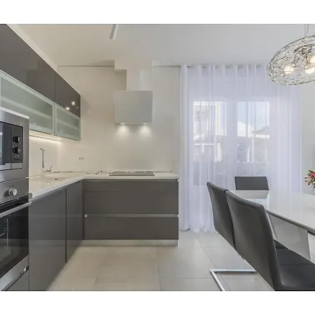 Modern With Private Pool, Jacuzzi, Garden And Terrace